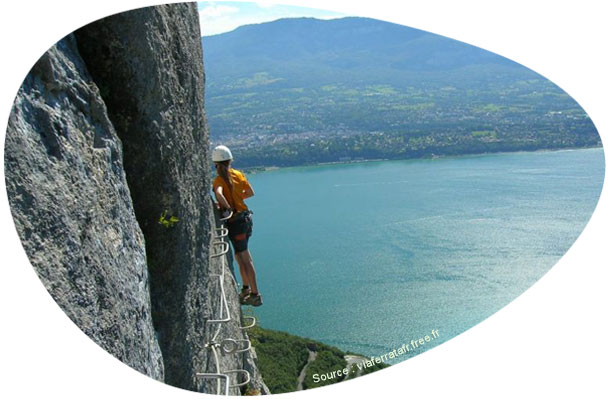 via-ferrata près des lacs au coeur de la nature